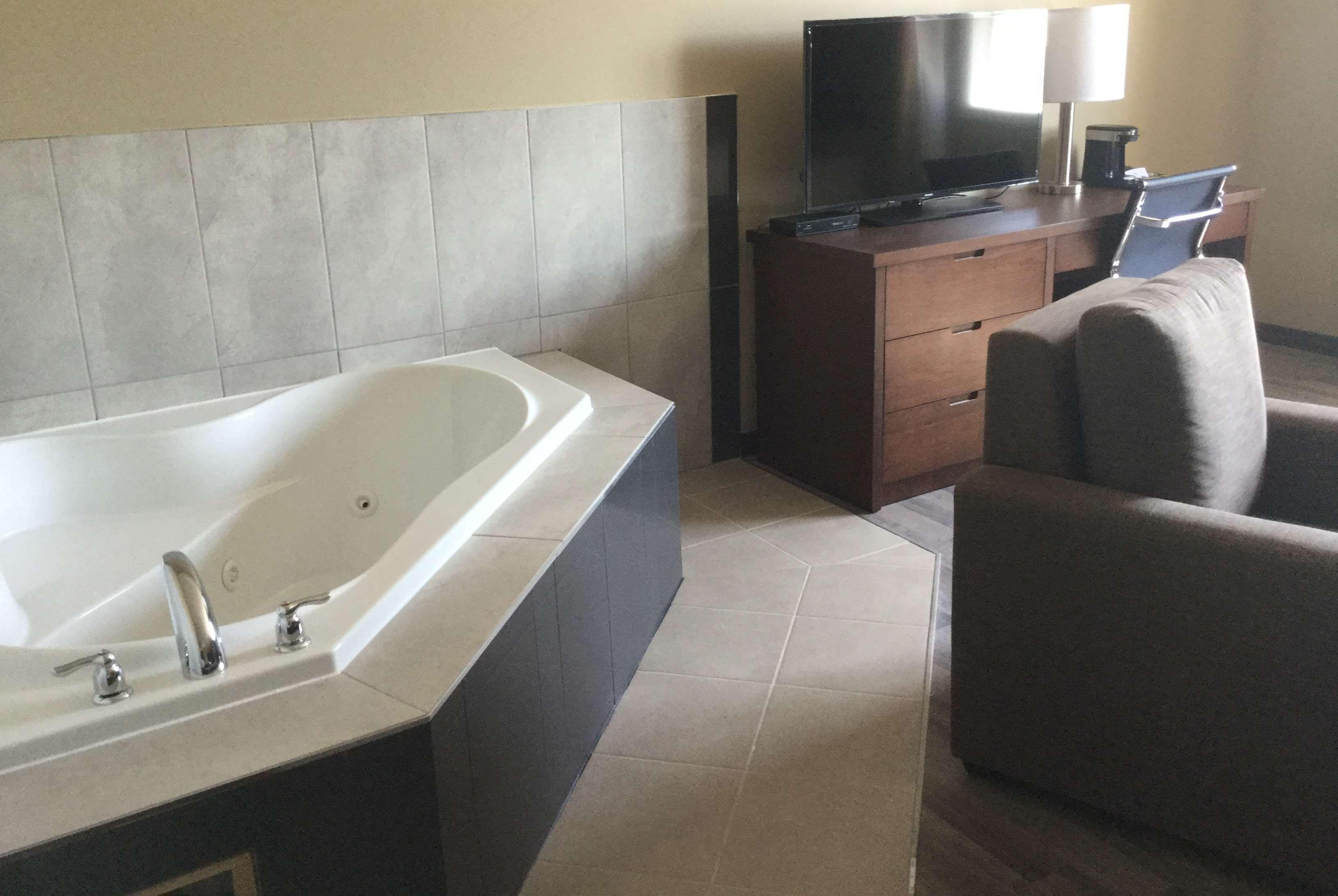 Hotel Super 8 By Wyndham Hardisty Extérieur photo