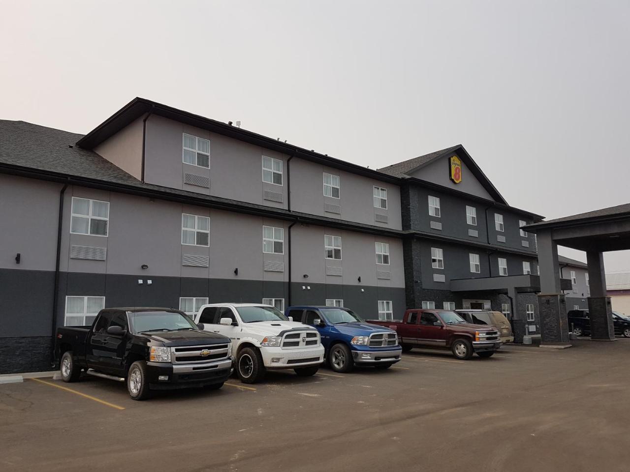 Hotel Super 8 By Wyndham Hardisty Extérieur photo
